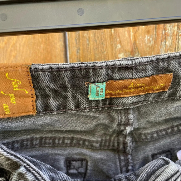 WRANGLER Women’s Black Straight Leg Short Rise Aura Jean Size 4 - Picture 11 of 13